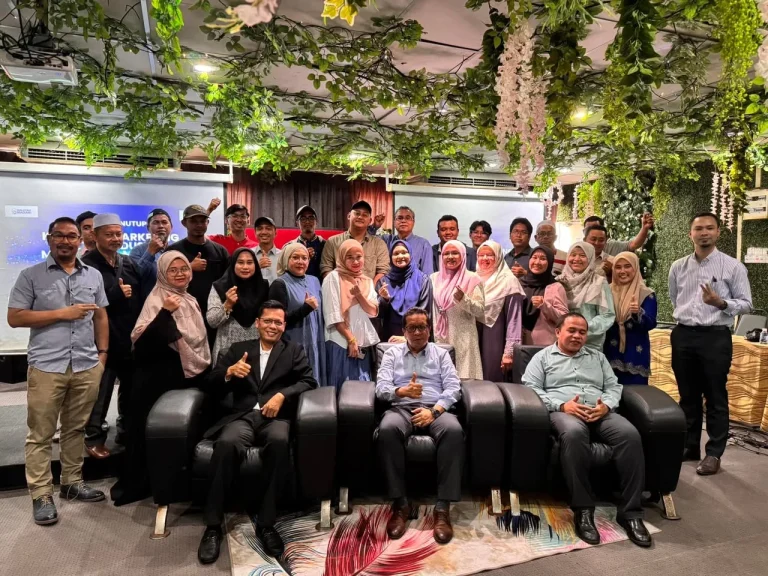 Entrepreneurs gathered during a digital marketing training programme